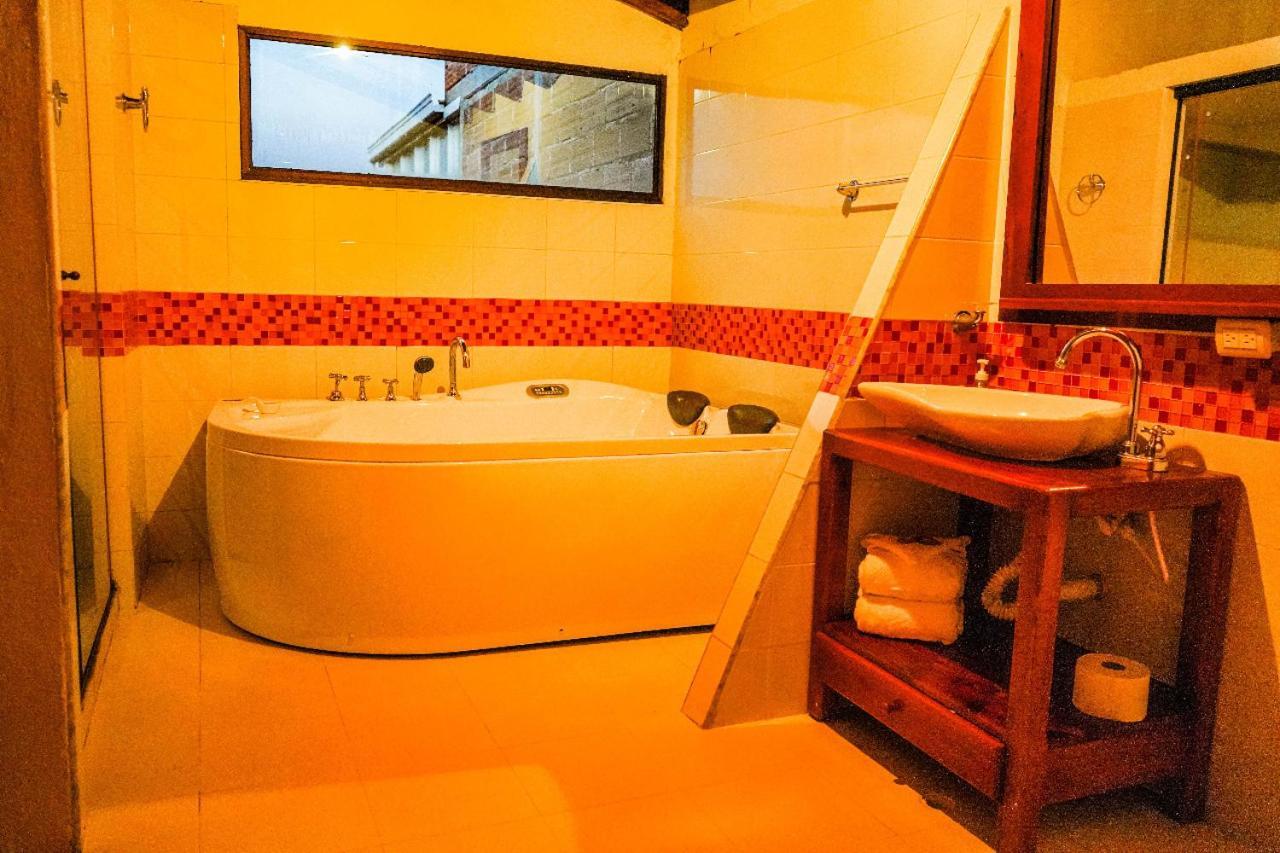 Casa Pastora Coworking Bed & Breakfast Guatape Ngoại thất bức ảnh